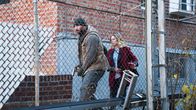Bushwick – Stupe (Dave Bautista, l.); Lucy (Brittany Snow, r.)