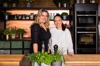Mini Chuchi, dini Chuchi – v.li.: Isabella Schmid und Martina Moser