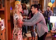 The Neighborhood – Gemma Johnson (Beth Behrs, l.); Dave Johnson (Max Greenfield, r.)