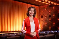 Kulturzeit – Moderatorin Cécile Schortmann (ARD). "Kulturzeit" ist das werktägliche Kulturmagazin von 3sat. "Kulturzeit" mischt sich in kulturelle und gesellschaftspolitische Fragen ein. Das Magazin bietet Hintergrundinformationen, Porträts und Gespräche zu aktuellen und brisanten Fragen.