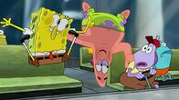 SpongeBob Schwammkopf – SpongeBob (vorne, l.), Patrick (vorne, m.)