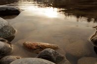 Faszination Heimat – Kein anderes Element ist so wandelbar wie Wasser: Ob flüssig, als Schneekristall, als Nebel oder Eis - Wasser hat unzählige Gesichter. Die Alpen gelten als Wasserschloss Europas und Trinkwasserreservoir. Mehr als die anderen Elemente hat Wasser die Alpen geformt und der Landschaft dort ihr Gesicht gegeben, indem es tiefe Täler in die Felsen gegraben hat. Die n-tv Dokumentation zeigt, wie das Wasser das Leben und die Kultur der Alpenbewohner beeinflusst und eine beeindruckende Landschaft geformt hat./Kein anderes Element ist so wandelbar wie Wasser: Ob flüssig, als Schneekristall, als Nebel oder Eis - Wasser hat unzählige Gesichter. Die Alpen gelten als Wasserschloss Europas und Trinkwasserreservoir. Mehr als die anderen Elemente hat Wasser die Alpen geformt und der Landschaft dort ihr Gesicht gegeben, indem es tiefe Täler in die Felsen gegraben hat. Die n-tv Dokumentation zeigt, wie das Wasser das Leben und die Kultur der Alpenbewohner beeinflusst und eine beeindruckende Landschaft geformt hat.