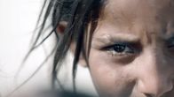 WELTjournal + – Verzweifelte Mütter – die Jesiden verweigern Kindern aus Vergewaltigungen durch IS-Kämpfer die Aufnahme in ihre Gemeinschaft.