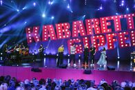 Kabarettgipfel – Sonja Pikart, Martin Frank, Andreas Vitásek, Gernot Kulis, Lydia Prenner-Kasper. Foto: ORF/E&A Film/Hubert Mican. Veröffentlichung honorarfrei nur für redaktionelle Berichterstattung in Sendungszusammenhang und mit Copyrightangabe. Kontakt: foto@orf.at