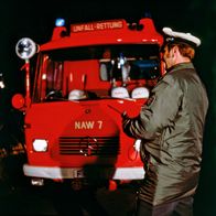 Notarztwagen 7 – Notarztwagen 7 im Einsatz am Unfallort.