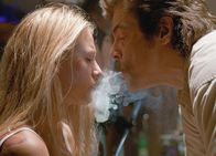 Savages – Unfreundliche Annäherung : Blake Lively als O, Benicio del Toro als Lado