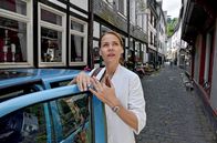 Die Eifelpraxis – Vicky (Jessica Ginkel) bleibt in Monschau.