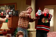 Immer wieder Jim – L-R: Kyle (Conner Rayburn), Jim (James Belushi) und Andy (Larry Joe Campbel)