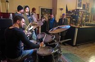 Rote Rosen – v.r. und Hermann Toelcke, r.).