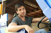 Fack Ju Göhte 2 – Zeki (Elyas M'Barek) reist mit seinen Schülern nach Thailand, angeblich um der Goethe-Gesamtschule damit die Chancen auf Fördergelder zu verschaffen. Doch eigentlich verfolgt er ganz eigene Ziele ...