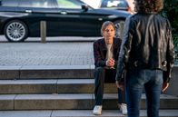 Tatort – Die Begutachtung des Tatorts und die Gespräche mit Eltern und Betreuern des toten Kindes haben Johanna Stern (Lisa Bitter, l.) mitgenommen. Das wird kein einfacher Fall für sie und Lena Odenthal (Ulrike Folkerts, r.).