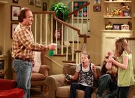 Immer wieder Jim – L-R: Jim (James Belushi),Ruby (Taylor Atelian) Gracie (Billi Bruno)