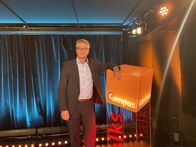 Campus Talks – Prof. Dr. Franz Pfeiffer (Chair Biomedical Physics, Fakultät Physik und Medizin, Direktor der Munich School of BioEngineering) von der TU München zeigt in seinem Vortrag "Röntgen 2.0 - Wie der Wellencharakter von Röntgenlicht die Medizinische Bildgebung verbessern wird" die Grundprinzipien neuer Röntgen-Verfahren auf und fasst exemplarisch die bereits erreichten vorklinischen Forschungsergebnisse zusammen.