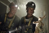 10.5 - Apokalypse – Will (Oliver Hudson) und Brad (Dean Cain,l.).