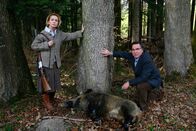 Adel dich – Gisela Schneeberger (Walli Gräfin von Felsen-Hepp), Elmar Wepper (Wendel Overmann).