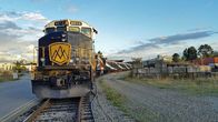 Traumzüge – Aufgrund ihrer hohen Geschwindigkeit heuert die Eisenbahngesellschaft nur sehr erfahrene Lokführer an, um die Rocky Mountaineers zu steuern.