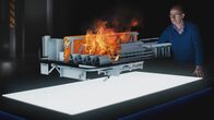 Anatomie einer Katastrophe – Chemist Prof. Andrea Sella analyzes the origin of the explosion and fire that consumes the Piper Alpha oil platform. (Blink Films UK)