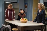 Last Man Standing – (v.l.n.r.) Kristin (Amanda Fuller); Mandy (Molly Ephraim); Vanessa (Nancy Travis)