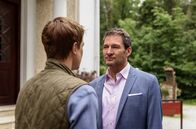 Sturm der Liebe – Christoph (Dieter Bach, r.) kostet seinen vermeintlichen Triumph über Viktor (Sebastian Fischer, l.) genüsslich aus.