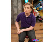 iCarly – Nevel Papperman (Reed Alexander)