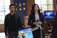 Navy CIS – Nick Torres (Wilmer Valderrama, l.); Jessica Knight (Katrina Law, r.)