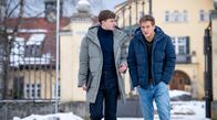 Sturm der Liebe – Philipp (Robin Schick, l.) und Vincent (Martin Walde, r.) führen ein Gespräch mit offenem Visier.
