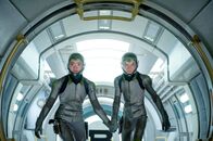 Ender's Game – Müssen in den Kampf gegen eine hochentwickelte Alienspezies: die Außenseiter Ender (Asa Butterfield, r.) und Petra (Hailee Steinfeld, l.) ...