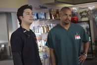 Scrubs - Die Anfänger – (v.li.) Zach Braff (John 'J.D.' Dorian), Donald Faison (Chris Turk).