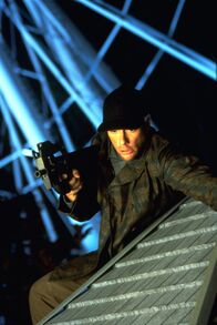 Double Team – Auf einem nächtlichen Jahrmarkt will Quinn (Jean-Claude Van Damme) die Falle zuschnappen lassen ...