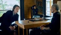 Tokyo Vice – Geben und Nehmen: Der Reporter Jake (Ansel Elgort, li.) mit dem Yakuza-Clanchef Ishida (Shun Sugata).