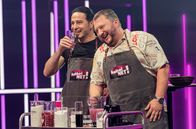 Babbel Net! – SWR BABBEL NET! FOLGE 2, "Bülent erklärt die Ernährung" Uhr im SWR. Dafür absolviert er ein veganes Survival Training in der Eifel und testet in der Frankfurter Freßgass ob sich Vegetarier und Fleisch-Esser optisch unterscheiden lassen. Außerdem philosophiert Bülent über den Traumberuf Brotprüfer und vegane Kondome. Tatkräftige Unterstützung bekommt er von Food-Experte Sebastian Lege, der mit neuen amüsanten Facts zum Thema Ernährung überrascht und on stage einen neuen Energy Drink kreiert: Den „Red Bülent“.