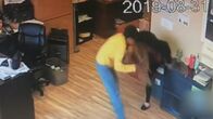 Arabellas Crime Time - Verbrechen im Visier – Perp pulling Concepscion’s hair