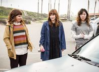 Navy CIS: L.A. – Ashley Spillers (Sydney Jones), Renée Felice Smith (Nell Jones).