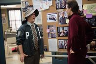 Brooklyn Nine-Nine – Charles Boyle (Joe Lo Truglio, l.); Jake Peralta (Andy Samberg, r.)