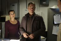 Navy CIS – L-R: Ziva (Cote de Pablo) und Tony (Michael Weatherly)