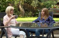 Catastrophe – Fran (Ashley Jensen, l.) und Sharon (Sharon Horgan).