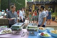 You're the Worst – Kann sich Edgar (Desmin Borges, r.) wirklich dazu durchringen, Jimmy (Chris Geere, l.) von seinem neusten Plan zu erzählen?