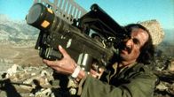 Luftkrieg – Mit schultergestützen Stinger-Raketen gaben die USA den Mudschahedin im Afghanistankrieg ein wirksames Mittel gegen sowjetische Hubschrauber.
