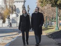 Homeland – Carrie Mathison (Claire Danes, l.); Saul Berenson (Mandy Patinkin, r.)