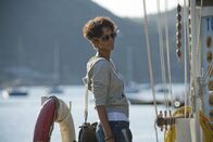 Dark Tide – Seit ihr Tauchpartner bei einem Tauchunfall ums Leben gekommen ist, hat Hai-Expertin Kate Mathieson (Halle Berry) keinen Fuß mehr ins Wasser gesetzt. Ein Jahr später hat sie nicht nur mit einem Trauma, sondern auch mit finanziellen Problemen zu kämpfen ...