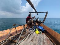 Verrückt nach Meer – Ausflug nach Prison Island, Sansibar, Tansania mit Kapitaen Robert Fronenbroek (nicht im Bild) und Crew-Mitgliedern.