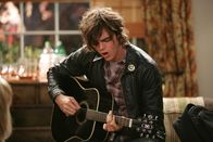 Modern Family – Reid Ewing (Dylan).