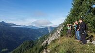 Heimatleuchten – Heidi Mitterlehner und Team auf dem Berg.
