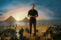 Eine kurze Geschichte über... – SRF mySchool Eine kurze Geschichte über... - Das Alte Ägypten Folge 1 Mirko Drotschmann vor einem Foto mit Nil und Pyramiden. Das alte Ägypten ist ein Geschenk des Nil: Er lieferte fruchtbare Böden und Baustoff für Hütten und Paläste. Ohne den längsten Fluss der Welt hätte es die ägyptische Hochkultur nie gegeben. Keine Pyramiden, keine Tempel, kein Pharao, keine Hieroglyphenschrift.
