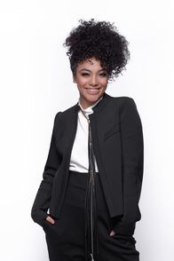 Betty in New York – (1. Staffel) - Beatriz 'Betty' Aurora Rincón (Elyfer Torres)
