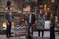 Will & Grace – (v.l.n.r.) Phil (Joel McHale); Will Truman (Eric McCormack); Grace Adler (Debra Messing); Karen Walker (Megan Mullally)
