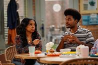 Call Me Kat – Randi (Kyla Pratt, l.); Carter (Julian Gant, r.)