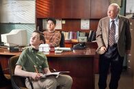 Young Sheldon – Iain Armitage (Sheldon Cooper), Hermie Castillo (Toby), Wallace Shawn (Dr. Sturgis).