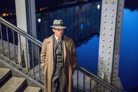 Babylon Berlin – Gereon Rath (Volker Bruch) auf nächtlicher Tour.