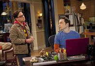 The Big Bang Theory – Leonard Hofstadter (Johnny Galecki, l.); Sheldon Cooper (Jim Parsons, r.)